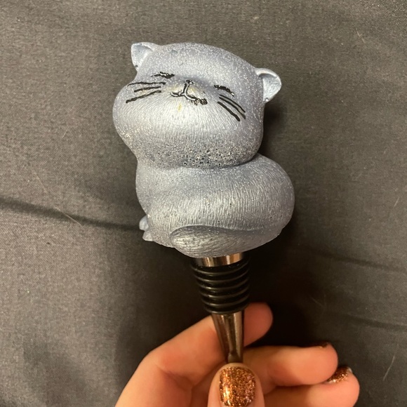 Sassy Grey Kitty Homemade Wine Bottle Stopper - Picture 5 of 5